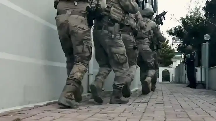 Antalya'da tefeci organize suç örgütüne operasyon: 45 kişi yakalandı