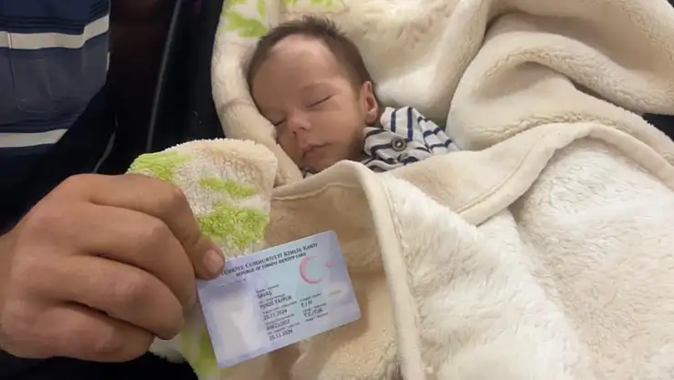 Antalya'da yeni doğan bebeğe Ferdi Tayfur ismi koyuldu