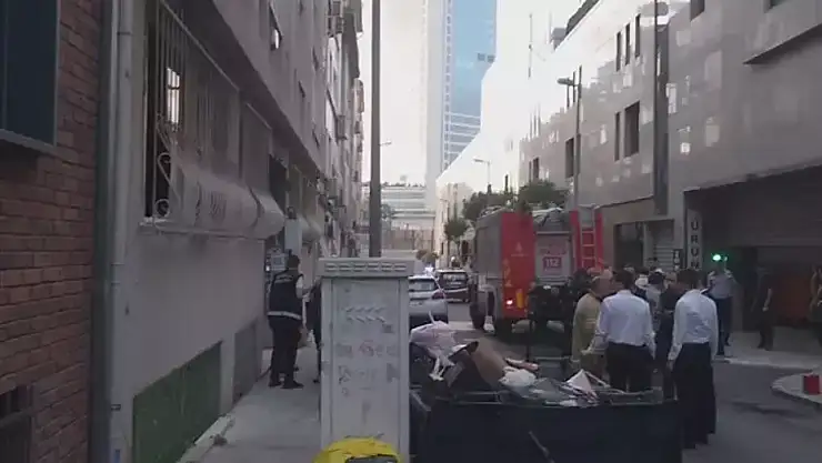 Apartman dairesinde yangın: 1 ölü