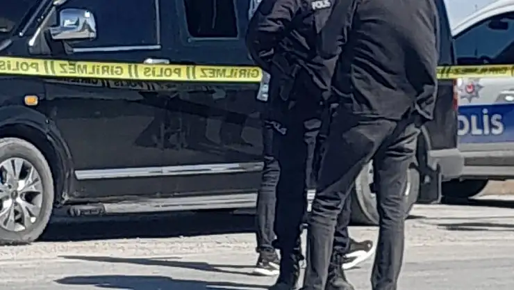 Araç içinde ölü bulundu