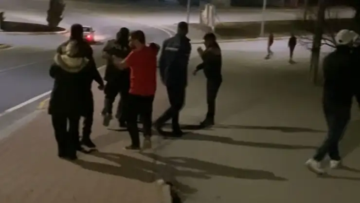 Asker eğlencesi sopalı kavgaya dönüştü