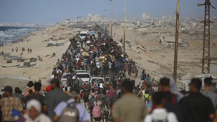 Ateşkes ilan edilmesinin ardından 250 bine yakın Filistinli Gazze'ye geri döndü