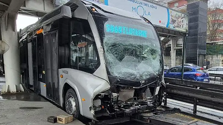 Avcılar'da metrobüs kazası! Kuyruk oluştu, yaralılar hastanelere sevk edildi