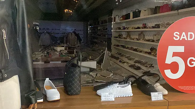 AVM'deki iş yerinde asma cam tavan çöktü: 2 yaralı