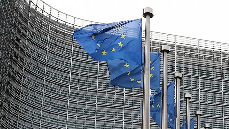 Avrupa Komisyonu'ndan Yunanistan'a Kötü Haber