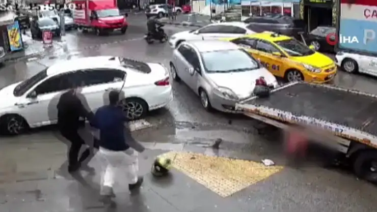 Aynasını kıran motokuryeyi ezen sürücü tutuklandı!