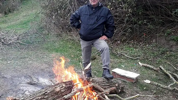 Babasını 10 bıçak darbesiyle öldürdükten sonra intihara kalkıştı