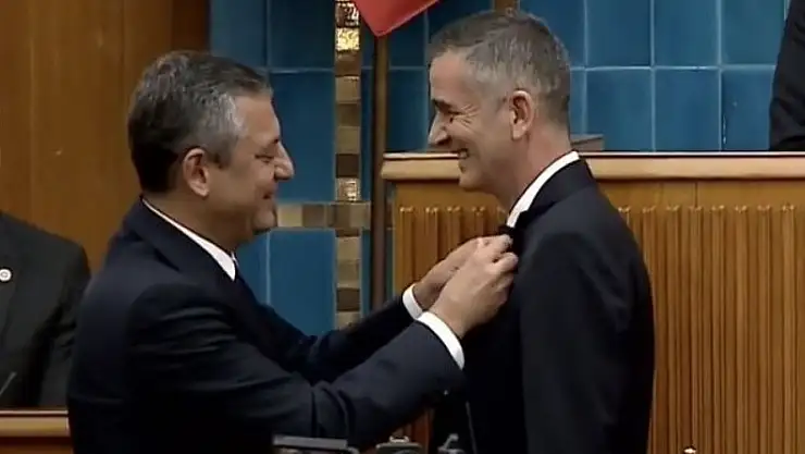 Bağımsız Sakarya Milletvekili Ümit Dikbayır, CHP'ye katıldı