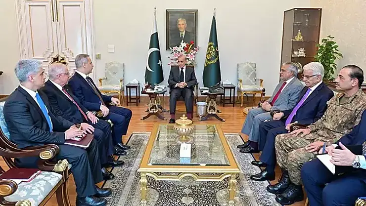 Bakan Fidan ve Güler, Pakistan Başbakanı Şerif ile görüştü