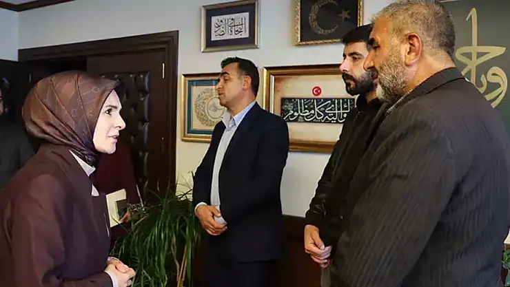 Bakan Göktaş, Rojin Kabaiş'in babasıyla bir araya geldi