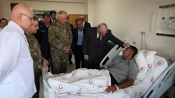 Bakan Güler, Metan Gazından Zehirlenen Mehmetçikleri Hastanede Ziyaret Etti