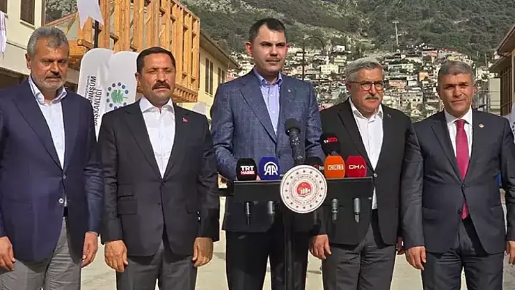 Bakan Kurum Deprem bölgesindeki çalışmalar, bir milletin kararlılığının göstergesidir
