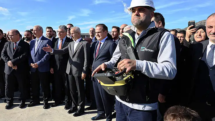 Bakan Uraloğlu, Ören Tekne İmal ve Çekek Yeri'ni hizmete açtı