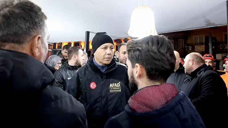 Bakan Yerlikaya Balıkesir'de: Depremde 4 bina yıkıldı, 26 kişi yaralandı