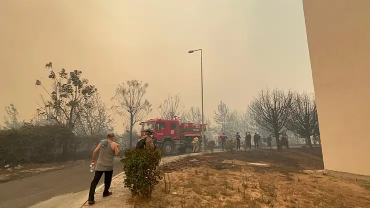Bakan Yumaklı: Çanakkale Merkez ve Bayramiç'te yangınlar büyük ölçüde kontrol altına alınmıştır