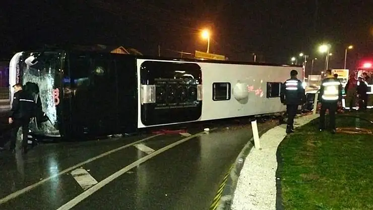 Balıkesir'de otobüs kazası 1 Ölü