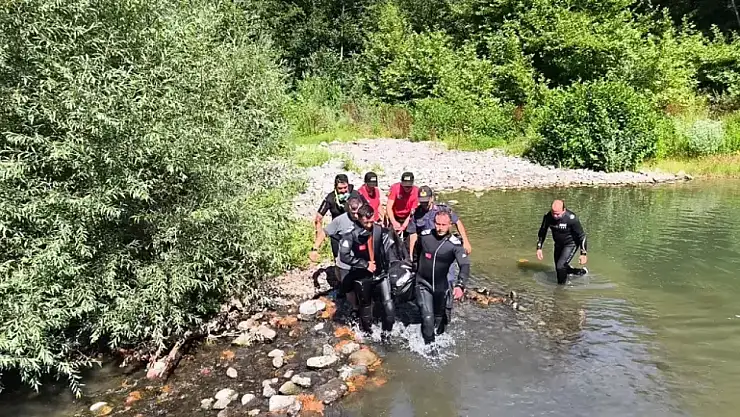 Baraj gölüne giren 2 kişi boğuldu