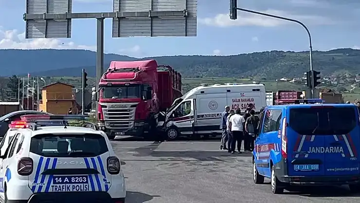 Başsavcının bulunduğu ambulans, kazaya karıştı 8 yaralı