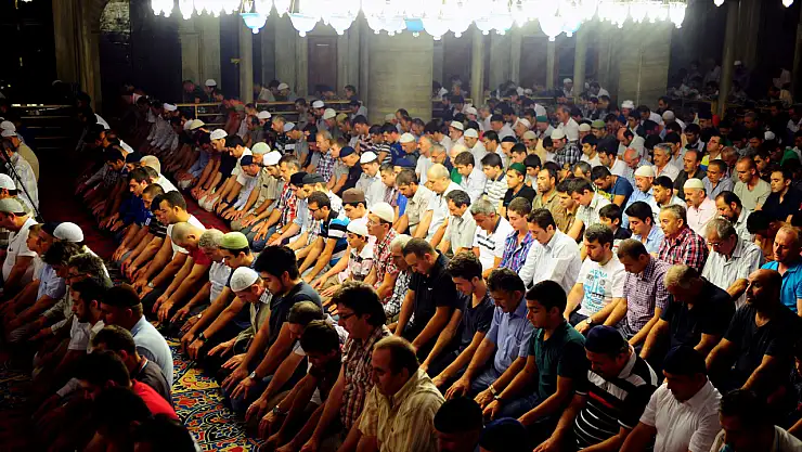 Bayram Namazı Nasıl Kılınır? Bayram Namazı Vacip mi? Herkes Bu Hatayı Yapıyor!