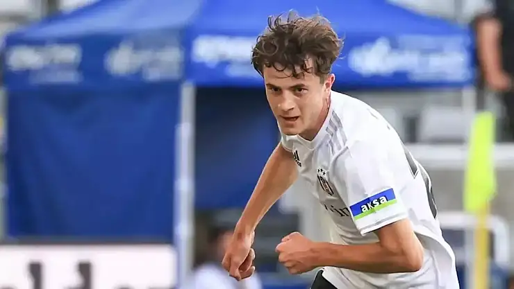 Beşiktaş Emirhan  Delibaş İle Yollarını Ayırdı