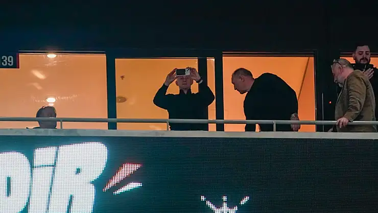 Beşiktaş'ın Yeni Teknik Direktörü Solskjaer, Samsunspor Maçını Tribünden Takip Ediyor