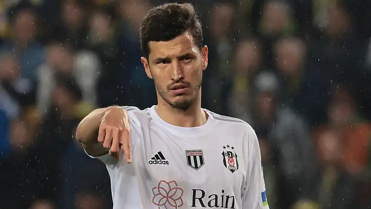 Beşiktaş Salih Uçan ile Yeniden Anlaştı!