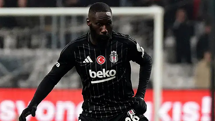 Beşiktaş'ta Mausaku ile yollar ayrıldı