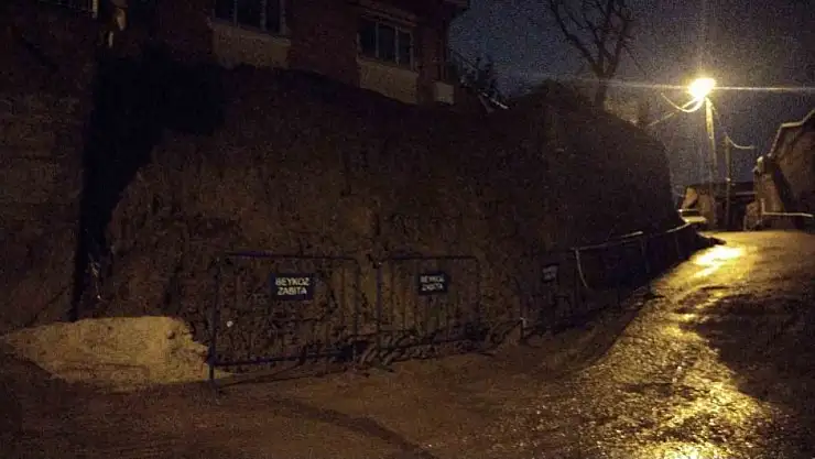 Beykoz'da istinat duvarı çöktü! 2 katlı bina boşaltıldı