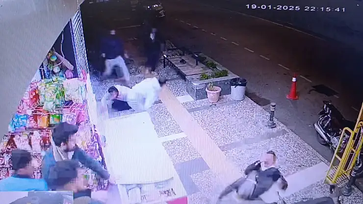 Bıçakların konuştuğu kavgada 3'ü ağır 4 kişi yaralandı