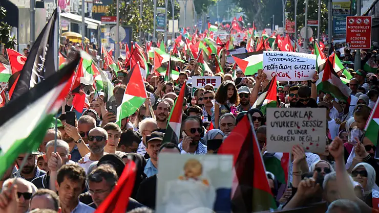 Binlerce Kişi Filistin İçin Yürüdü