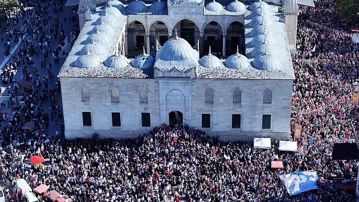 Binlerce Kişi Uluslararası Özgürlük Filosu'na Destek Yürüyüşü Yaptı