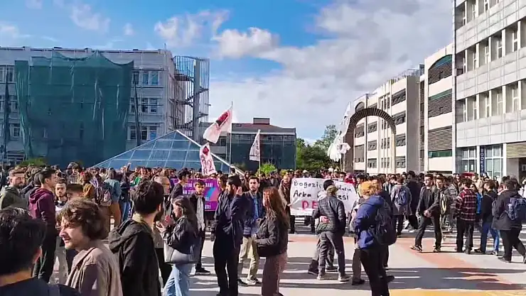 Boğaziçi Üniversitesi'nde 'Nureddin Yıldız' protestosuna polis müdahale etti, çok sayıda öğrenci gözaltına alındı