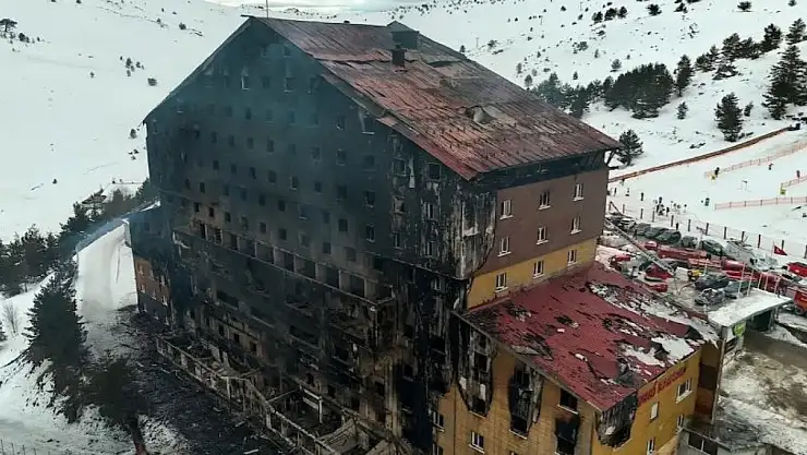 Bolu'da Yanan Grand Kartal Otel'in Sahibi Suçu Aşçı Ve Elektirikçiye Attı