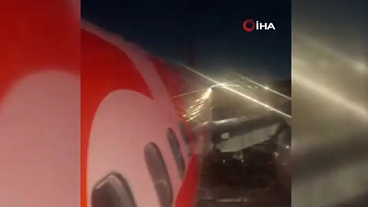 Brezilya'da yolcu uçağı kalkış sırasında araca çarptı