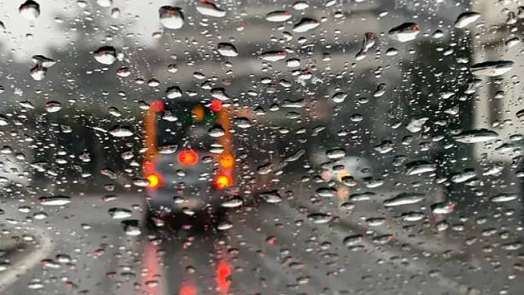 Bugün hava sıcaklığı nasıl olacak? Hangi illerde yağış var?