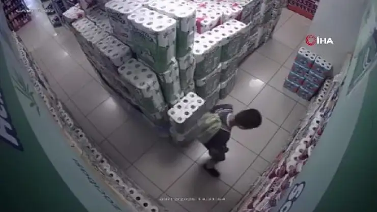 Bursa'da 10 yaşlarındaki bir çocuk, marketi kundakladı!