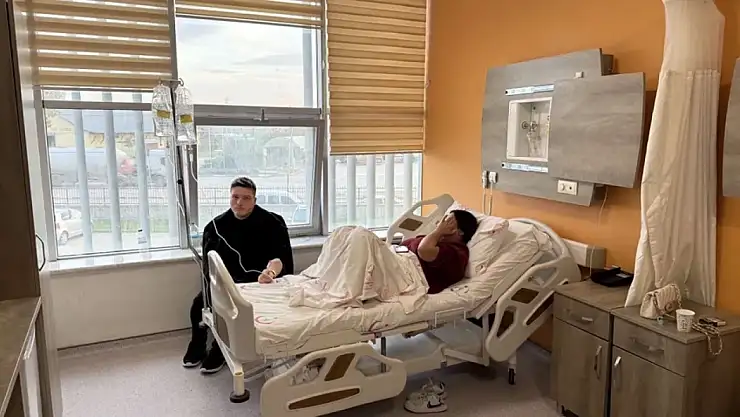 Bursa'da midye yiyen 4 genç hastanelik oldu