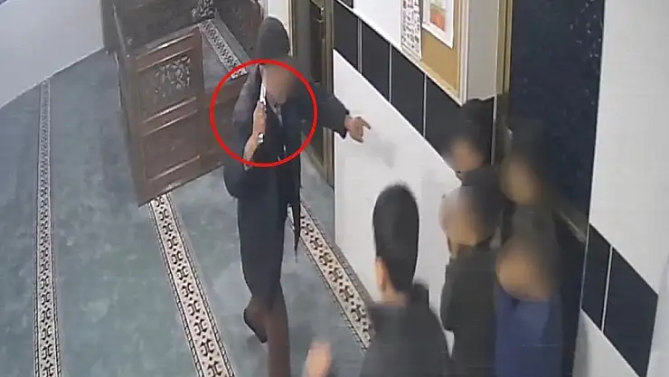Camide Kur'an-ı Kerim Eğitimi Alan Çocuklara Bıçakla 'Uslu Durun' Uyarısı