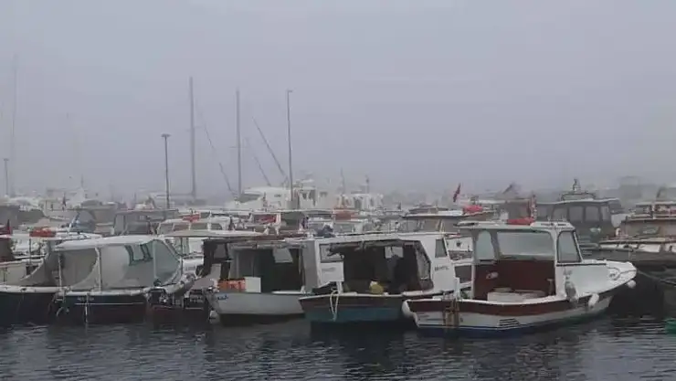 Çanakkale Boğazı'nda trafik çift yönlü olarak durduruldu