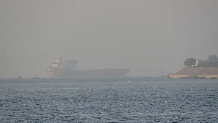 Çanakkale Boğazı sis nedeniyle kapatıldı
