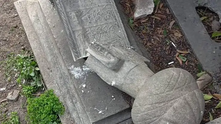 CHP'den Şehzadebaşı Camii'nde yaşanan hasara ilişkin açıklama