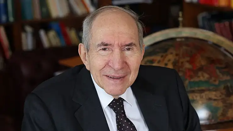 CHP Eski Genelbaşkanı Altan Öymen Hayatını Kaybetti