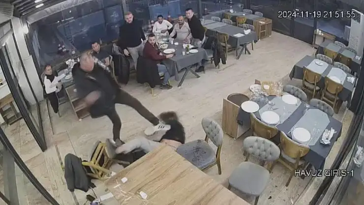 CHP, Gazeteciye Saldıran Nadir Sağlam'a Cezayı Kesti!