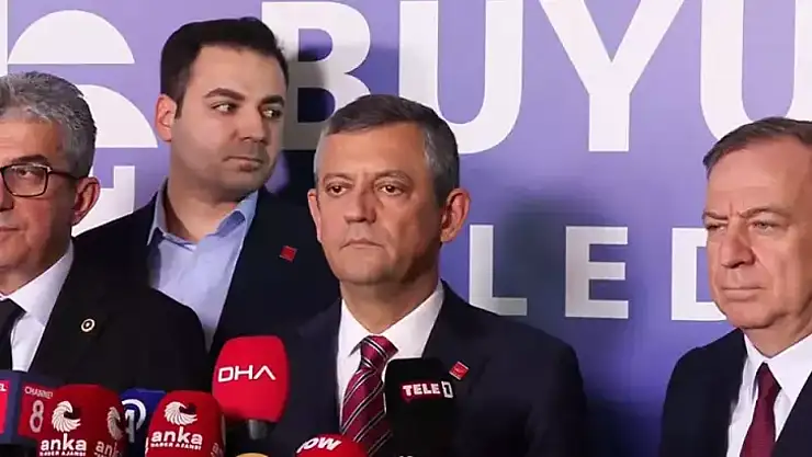CHP Genel Başkanı Özel Partiyi Olağanüstü Kurultay'a Götürüyorum