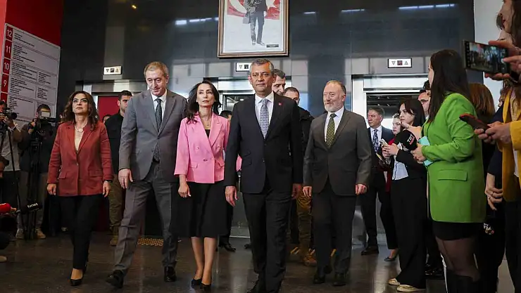 CHP Lideri Özgür Özel, DEM Parti Heyetini Kabul Etti