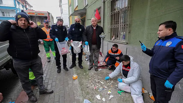 Çöp evden 3 ton çöp çıktı