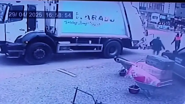 Çöp kamyonu 70 yaşındaki adamı ezdi