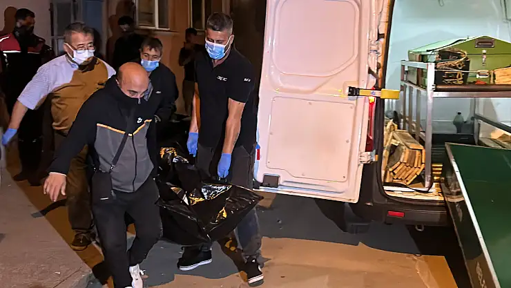 Çöpe Çevirdiği Evinden Cesedi Çıktı