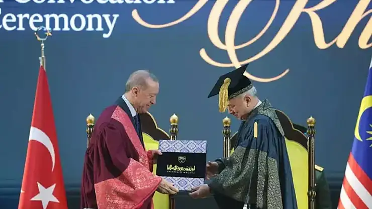 Cumhurbaşkanı Erdoğan'a Fahri Doktora Beratı Verildi