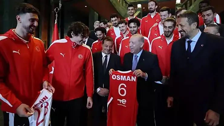 Cumhurbaşkanı Erdoğan, A Milli Basketbol Takımı'nı Kabul Etti
